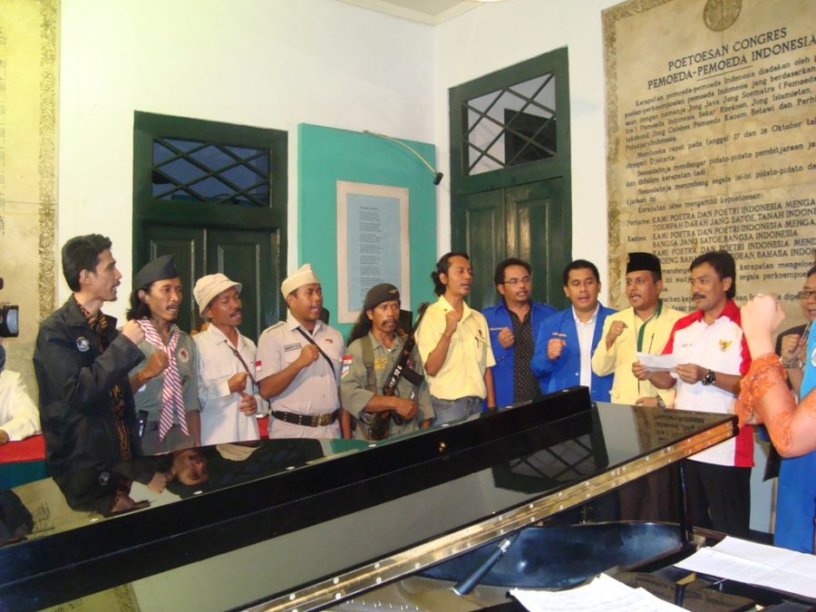 MENPORA dan BINA BANGUN BANGSA  Memperingati Hari Sumpah Pemuda 2010