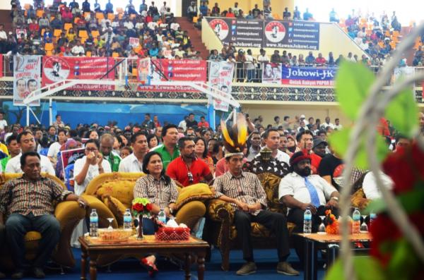 Presiden Jokowi Merayakan Natal Bersama di Papua